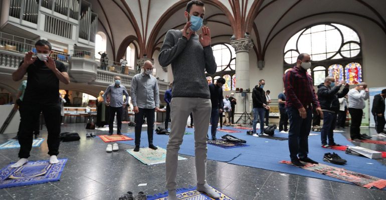 German-church-opens-doors-for-Muslim-prayers