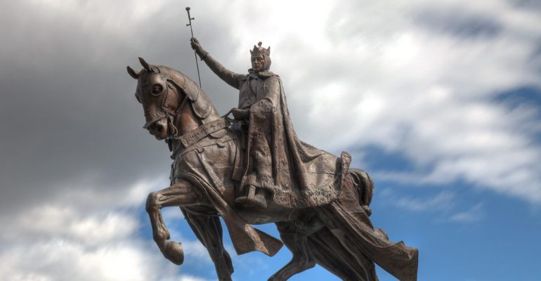 Muslims-Jews-petition-to-remove-statue-of-St-Louis-crusader-namesake