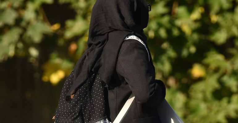 Islamic-schools-in-England-require-girls-to-wear-hijabs