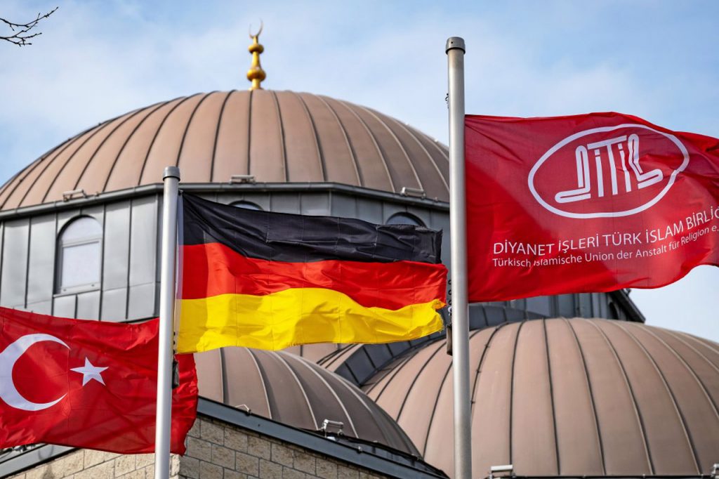 Germany and Turkey agree to train imams who serve Germany’s Turkish immigrant community in Germany