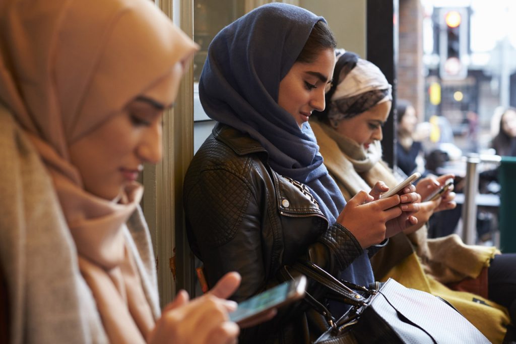 Religious Authorities in the Digital Age: The Case of Muslims in Canada