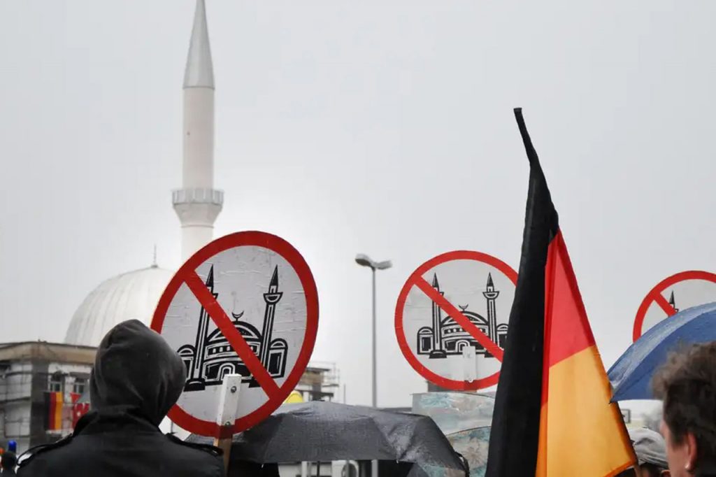 Anti-Muslim hate crimes surge in German schools, German rights-group says