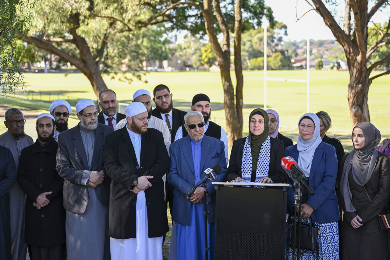 Muslim groups claim double standards in police handling of two high-profile stabbings in Sydney