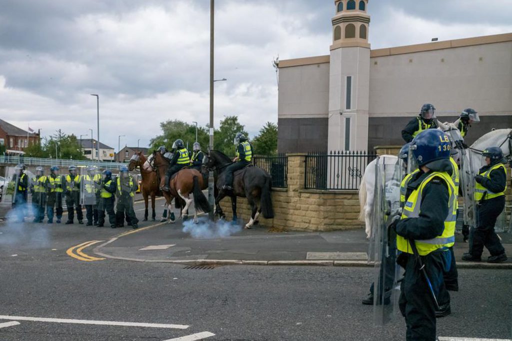 Anti-Muslim riots in UK cause fear, security boosts