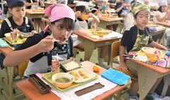 1st halal food lunches served at elementary, junior high schools in 2 east Japan towns