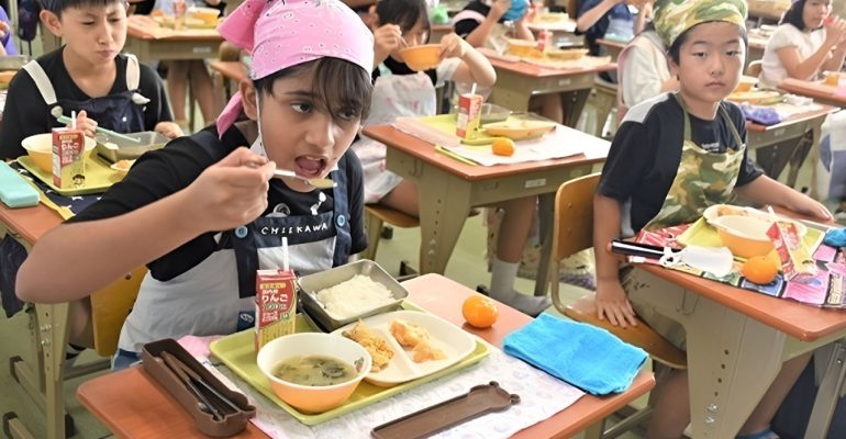 1st halal food lunches served at elementary, junior high schools in 2 east Japan towns