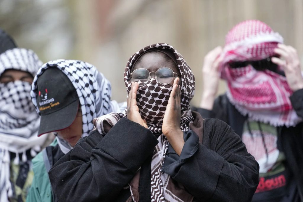 Charges dropped against pro-Palestinian protester arrested under mask ban for wearing a keffiyeh