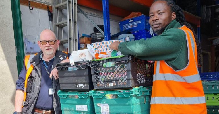 Muslim community 'unite' to buy items for foodbank