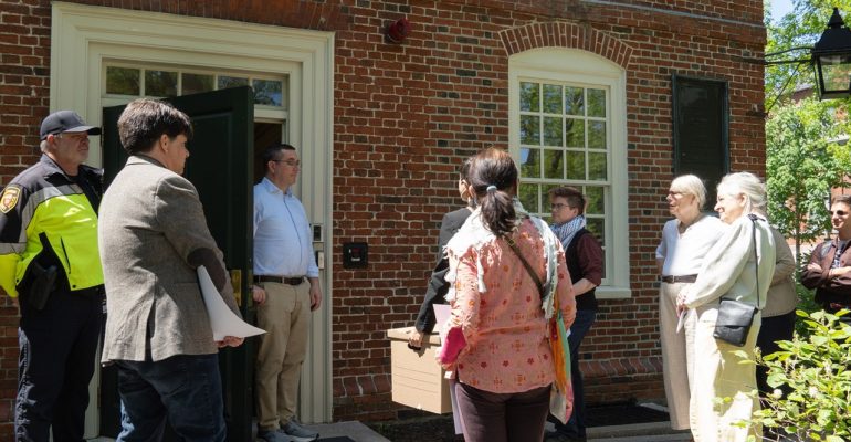 Harvard affiliates deliver hundreds of complaints alleging anti-Arab and anti-Muslim bias to President Garber’s office