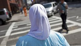 20250425-Muslim advocacy group sues New York county jail for forcefully removing inmates hijab-6x5