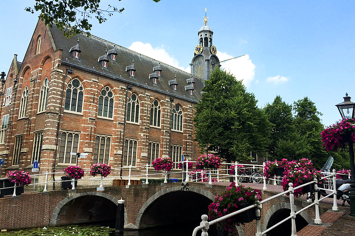 leiden_university_landscape_1152x768